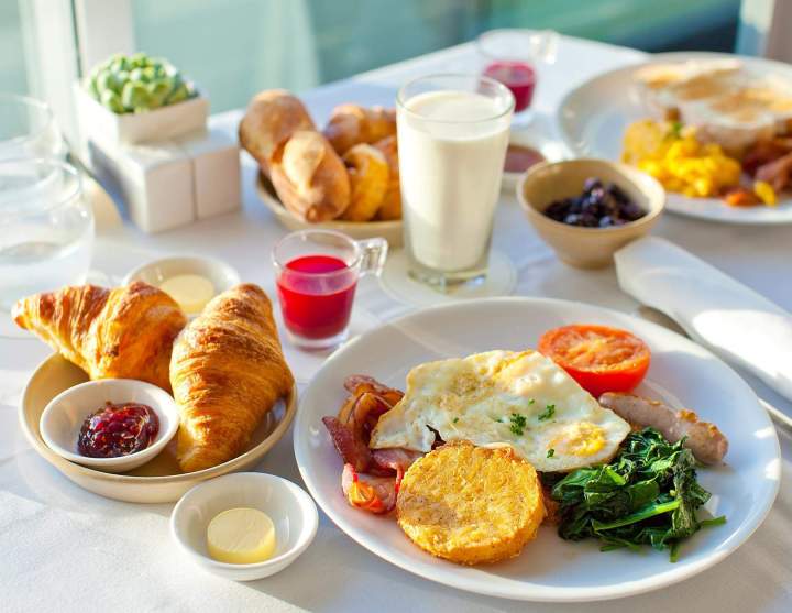 Petit déjeuner complet Grasse